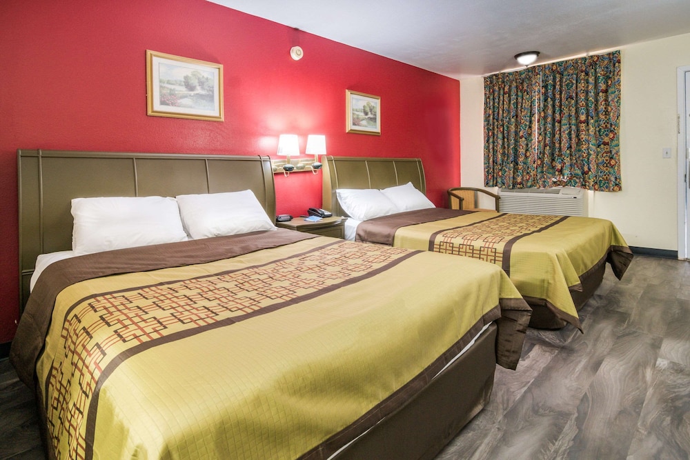 Rodeway Inn Ranger I-20 7/20