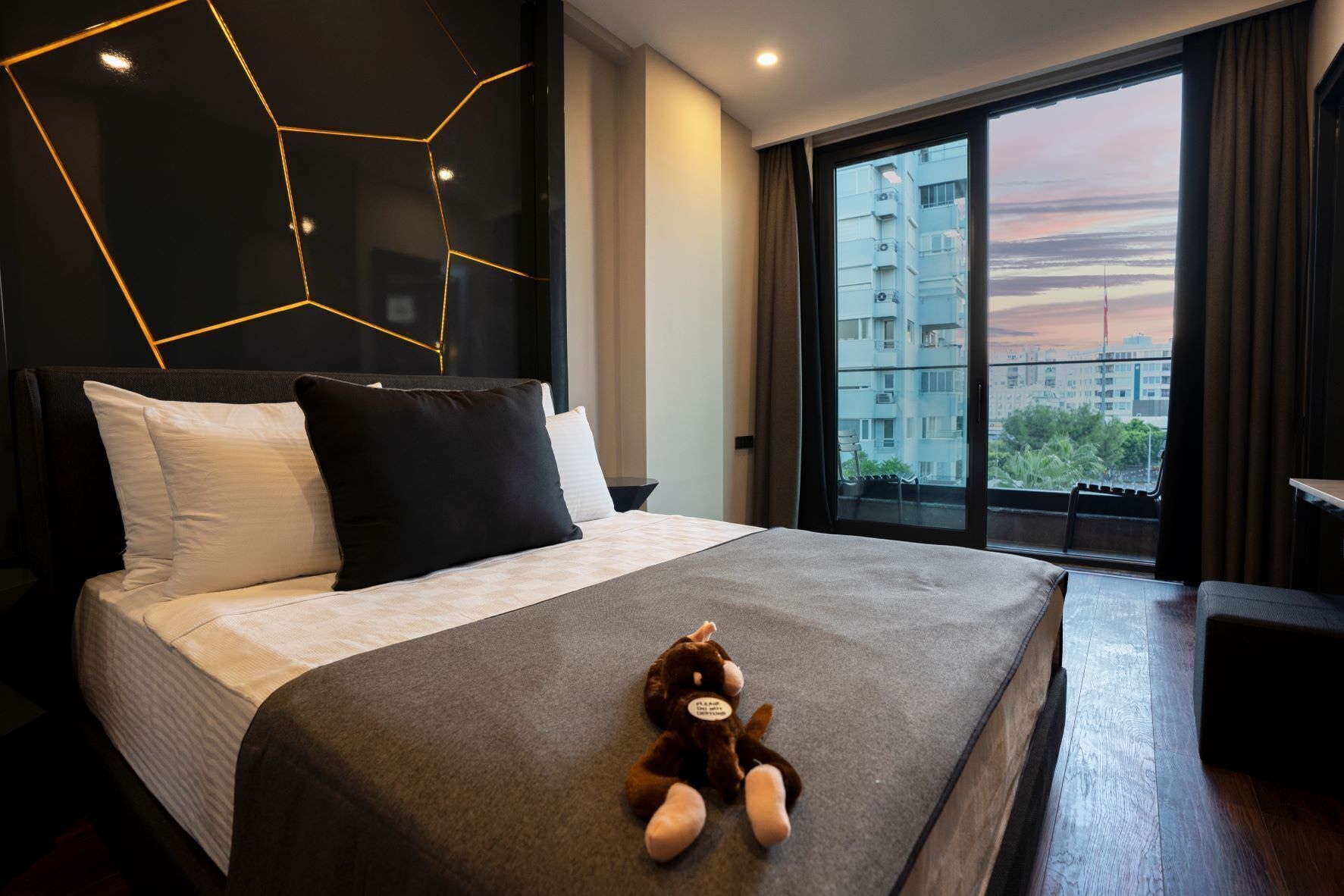 غرفة عائلية بسرير كوين وسرير فردي، Lucky Monkey Hotel 9/10