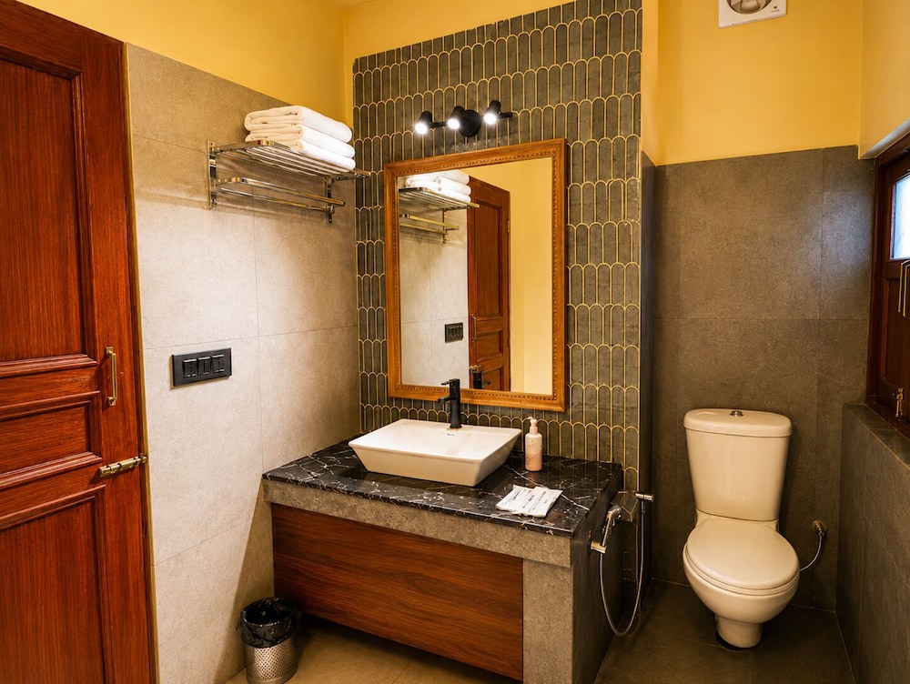 Maati Signature Collection by Eight Continents 57/59