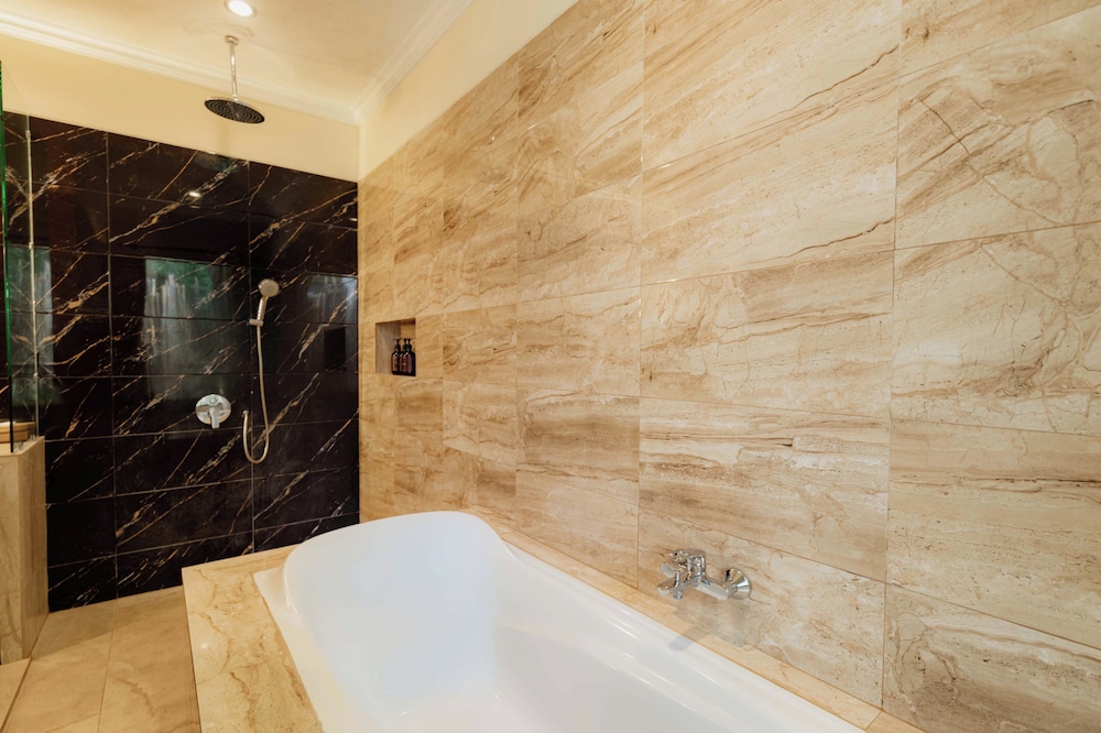 Suara Air Luxury Villa Ubud 30/50