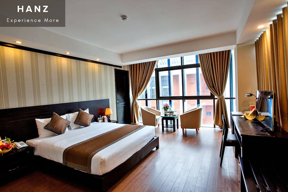 Superior, Double Bed, City View