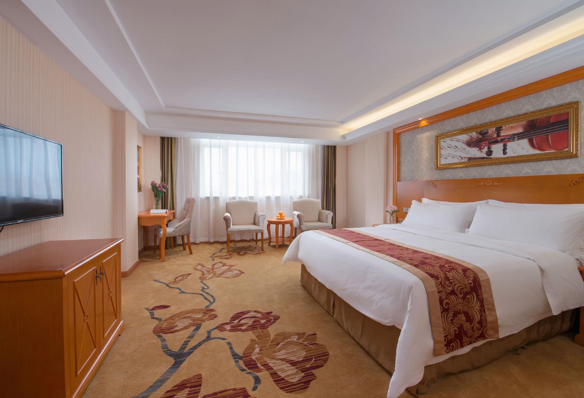 Vienna Hotel (Zhongshan Bus Terminal) 22/37