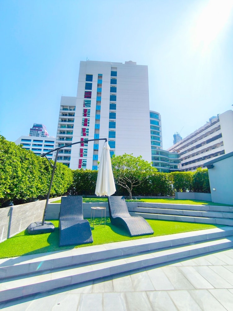 The Quarter Hotel Silom By UHG 66/68