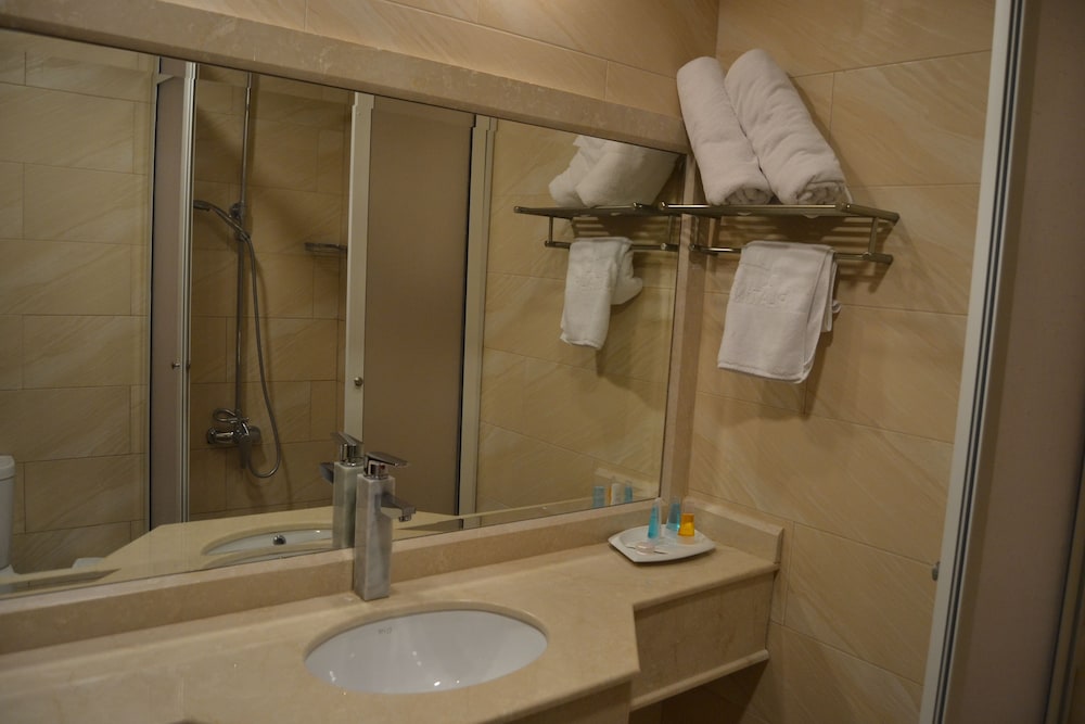 PLATINUM HOTEL 41/45