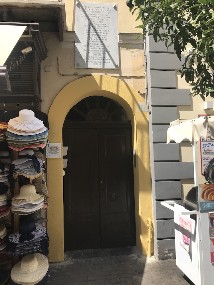 Rosa Magra Guest House 7/42