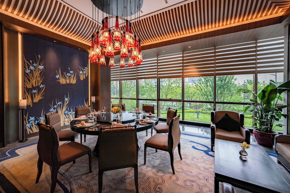 Voco Hangzhou Binjiang Minghao 37/48