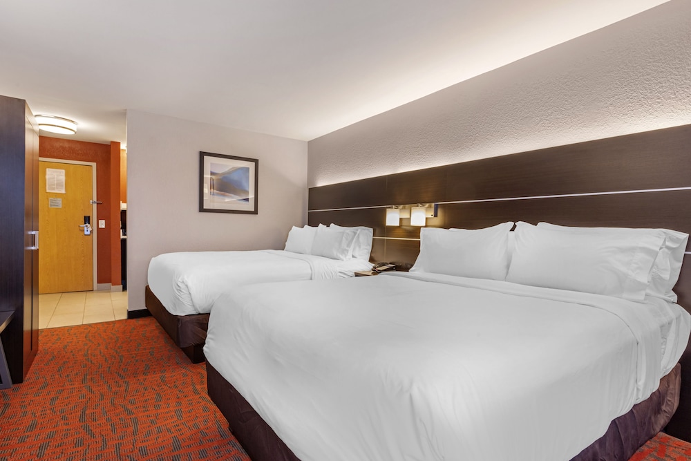 Holiday Inn Express Metropolis 16/43