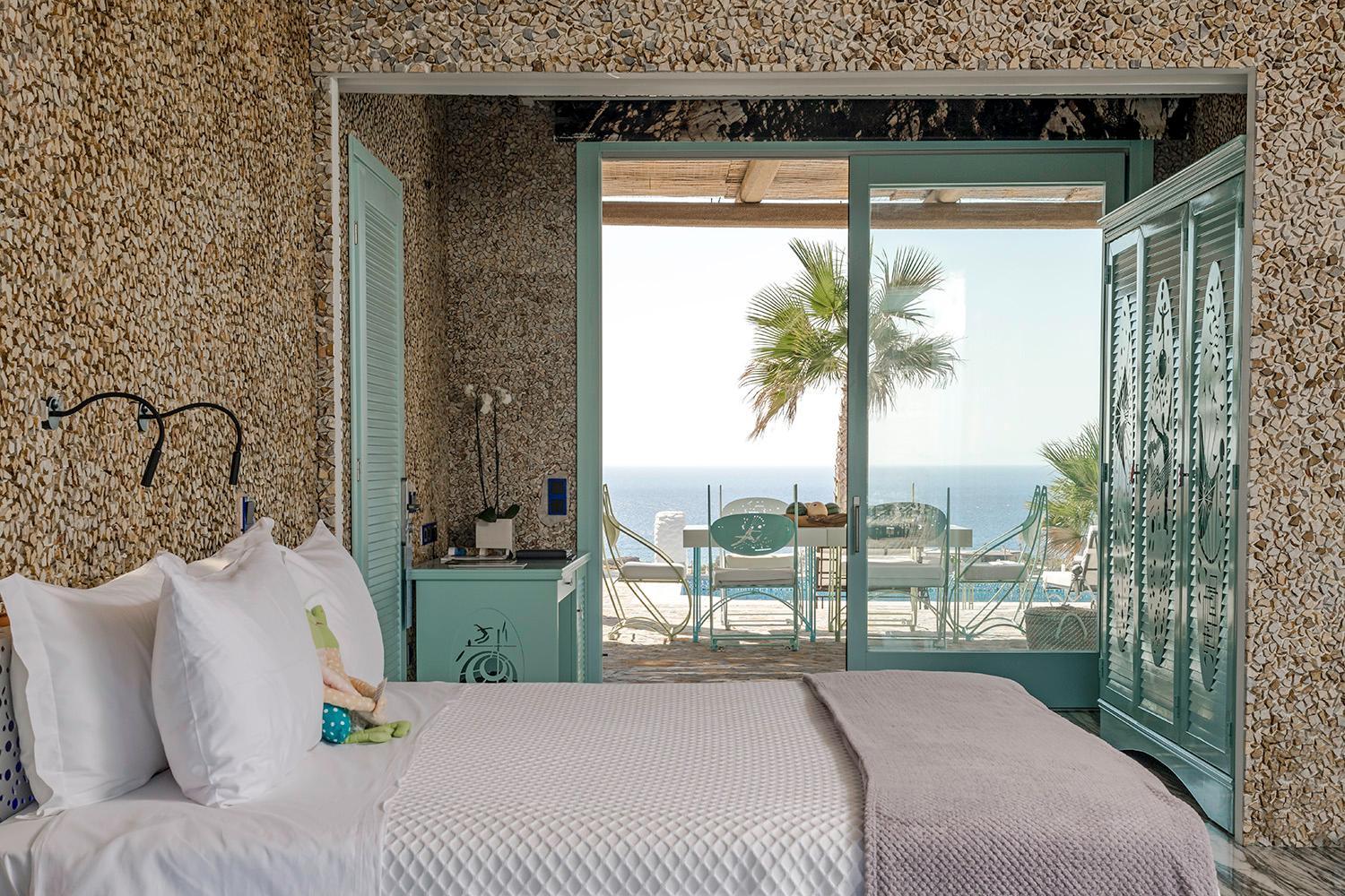 3 Bedrooms, Villa