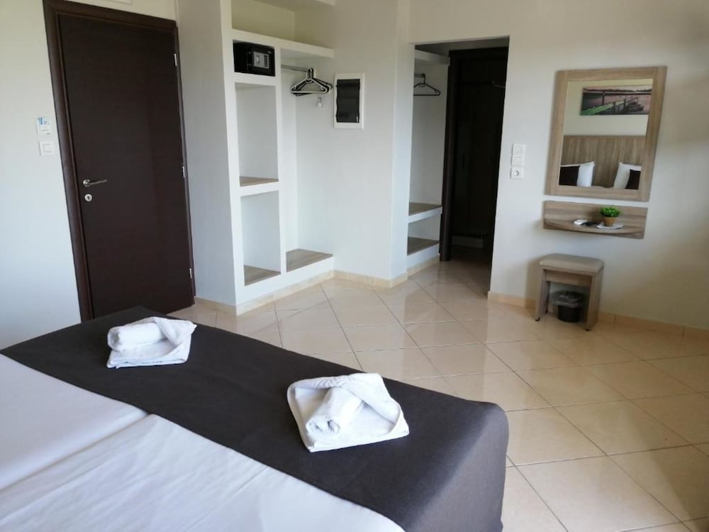 Carisa Suites and Apartments 14/50