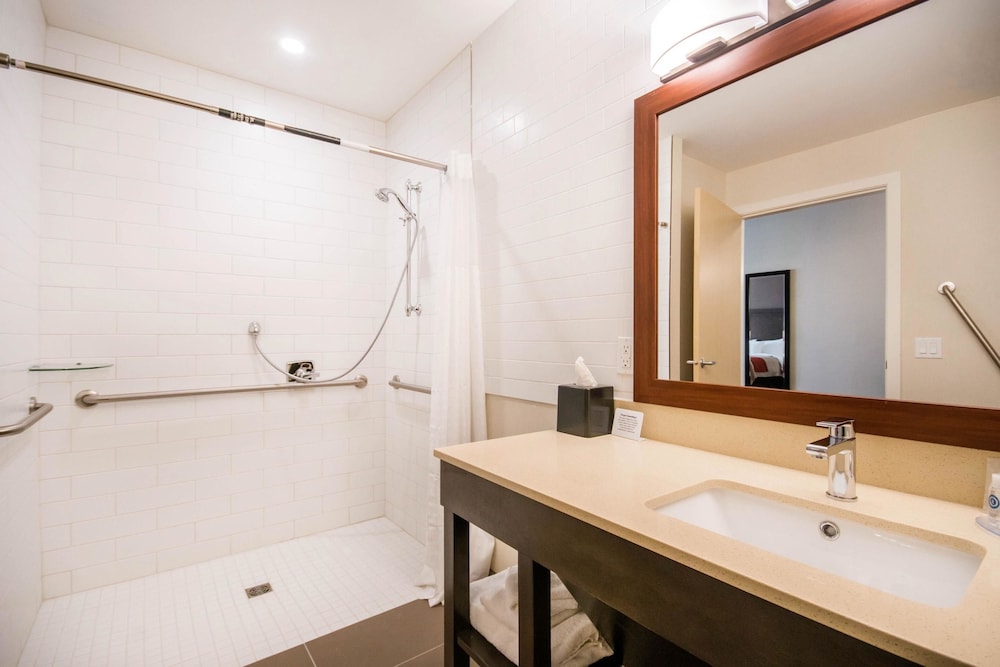 Comfort Inn & Suites Merritt BC 17/45
