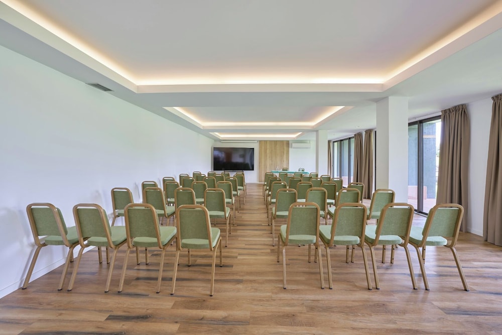 Caloura Hotel Resort 39/50