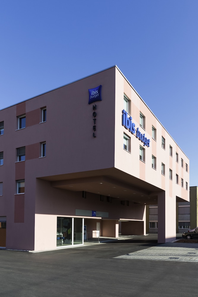 Ibis Budget Zurich Airport 1/69