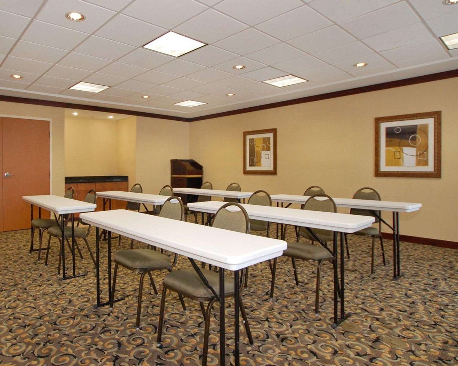 Comfort Suites Southport 17/21