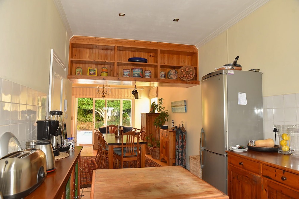 On Pinewood Guest House 5/47