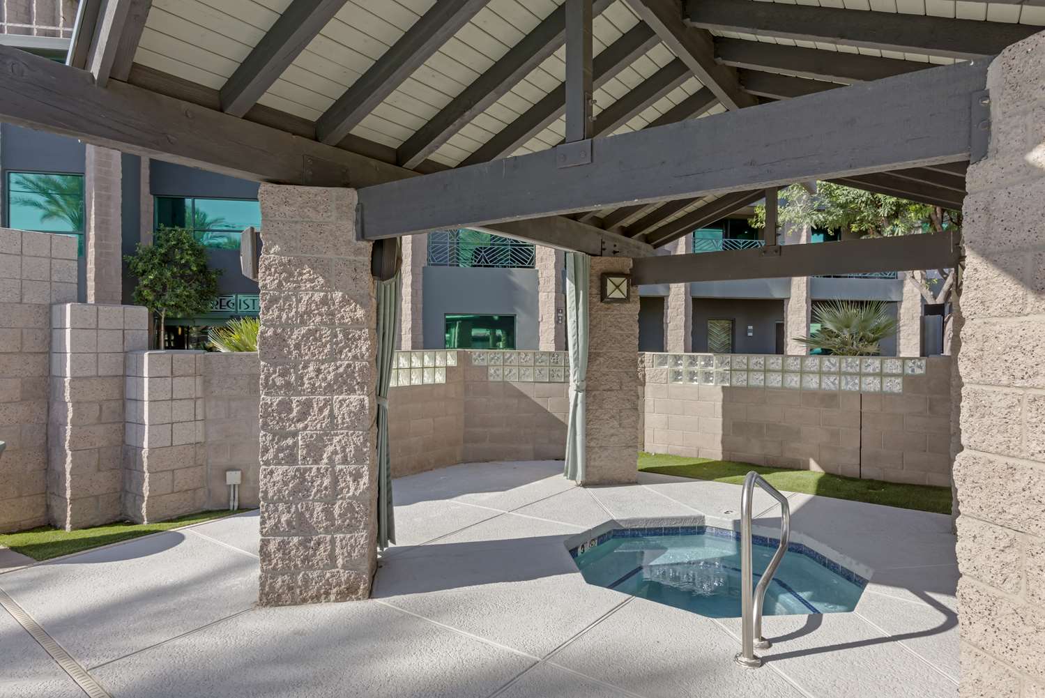 Best Western Plus Sundial 7/18