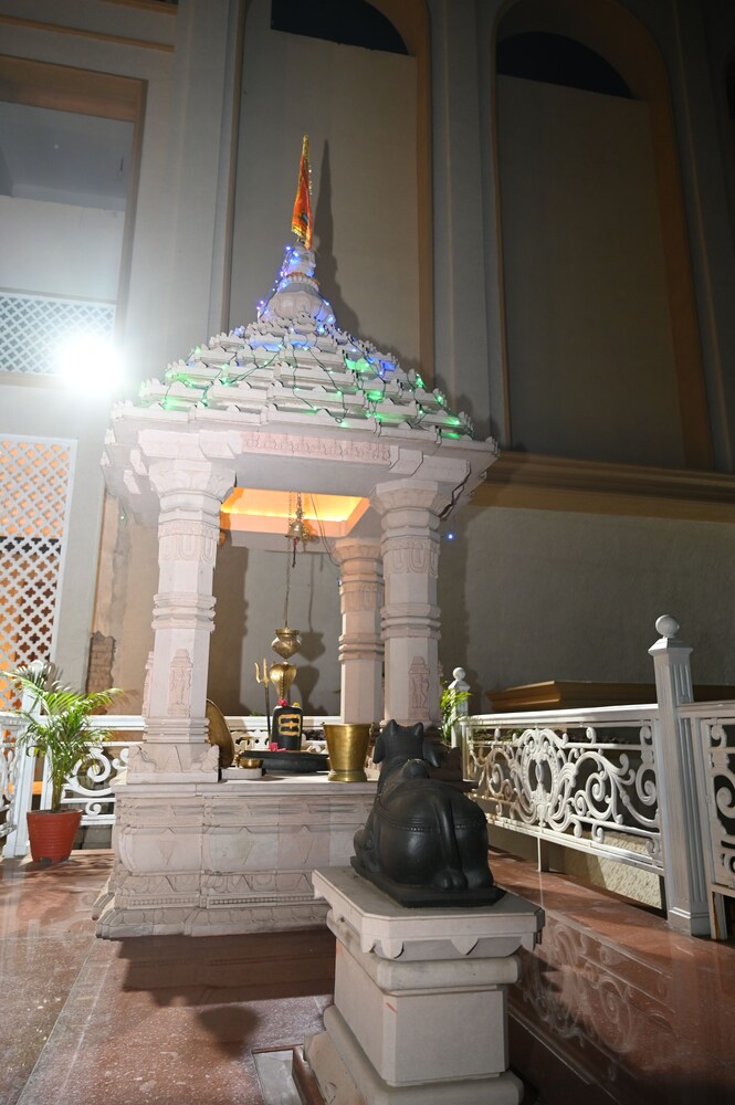 Hotel Pahadi 5/25