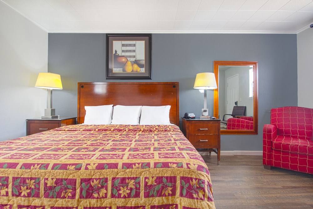 Hotel McAlester OK S Main St 22/49