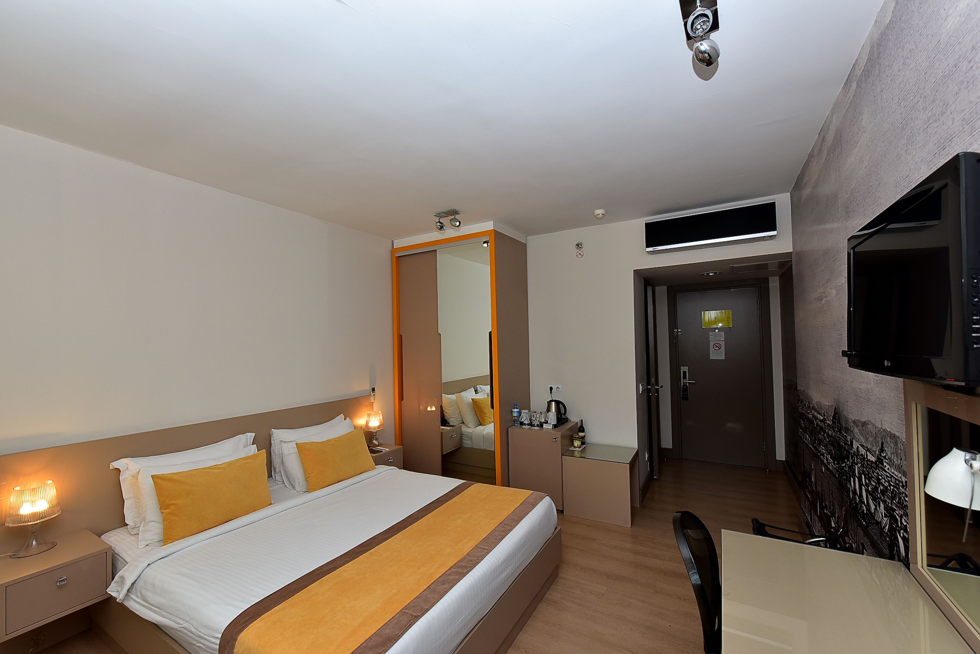ECONOMY ROOM