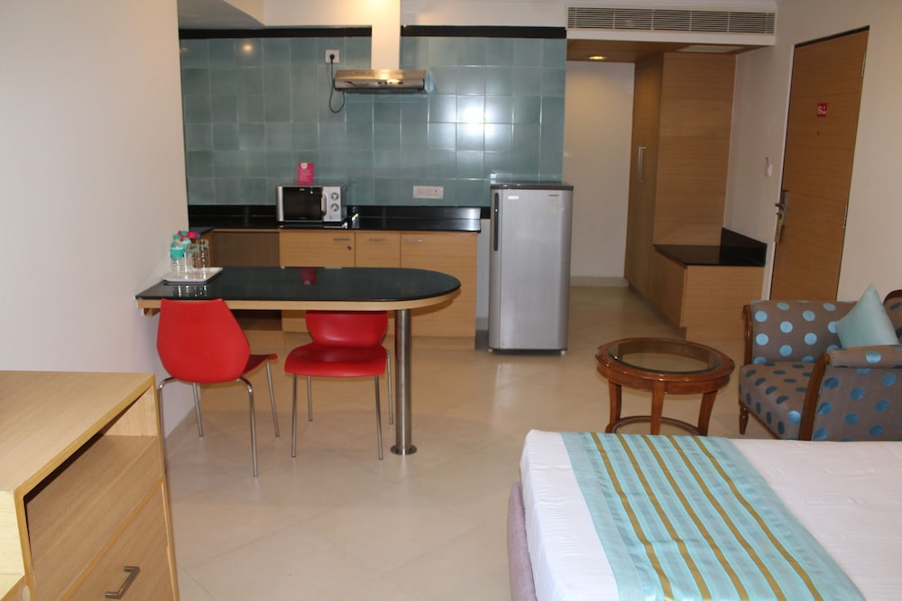 THE LOTUS SERVICE APARTMENTS - BURKIT ROAD 37/45