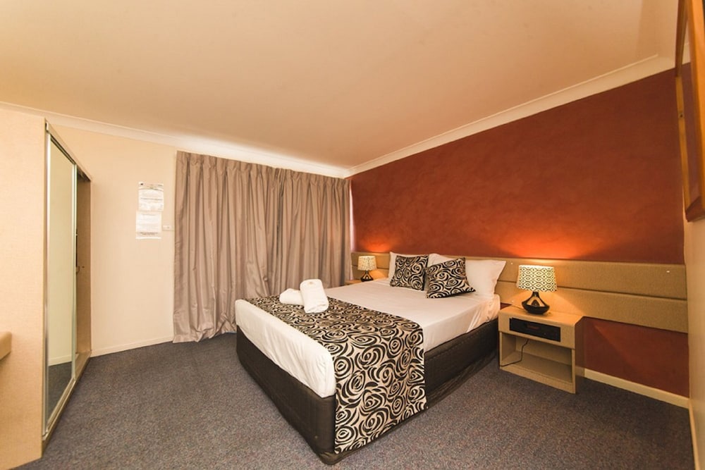 Hampton Villa Motel (ex.Comfort Inn Rockhampton) 18/71