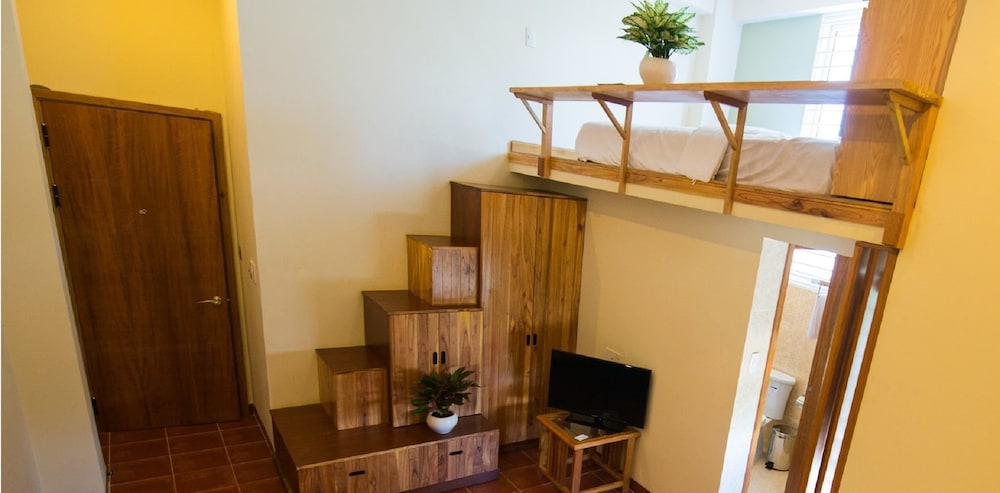 Tabalo Hostel 7/40