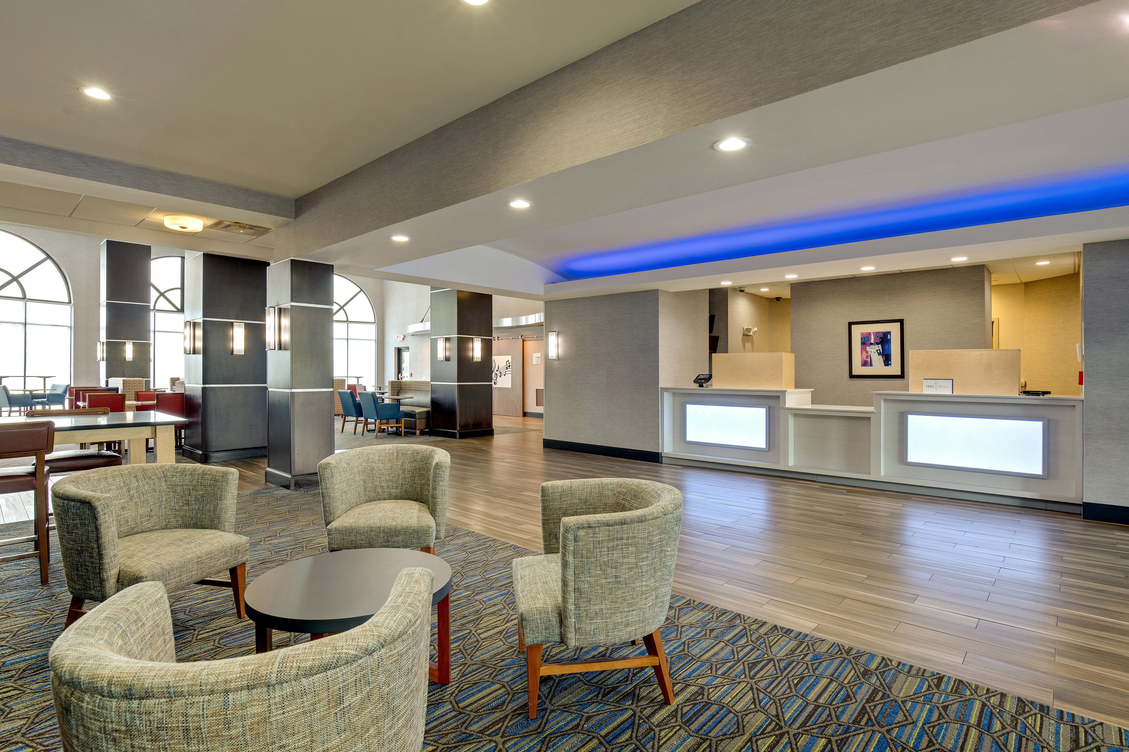 Holiday Inn Express Hotel and Suites Nashville-Opryland 13/64