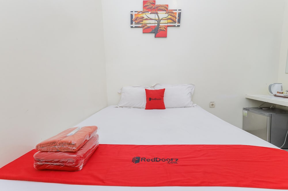 RedDoorz Plus @ K23 Rungkut Madya 11/36