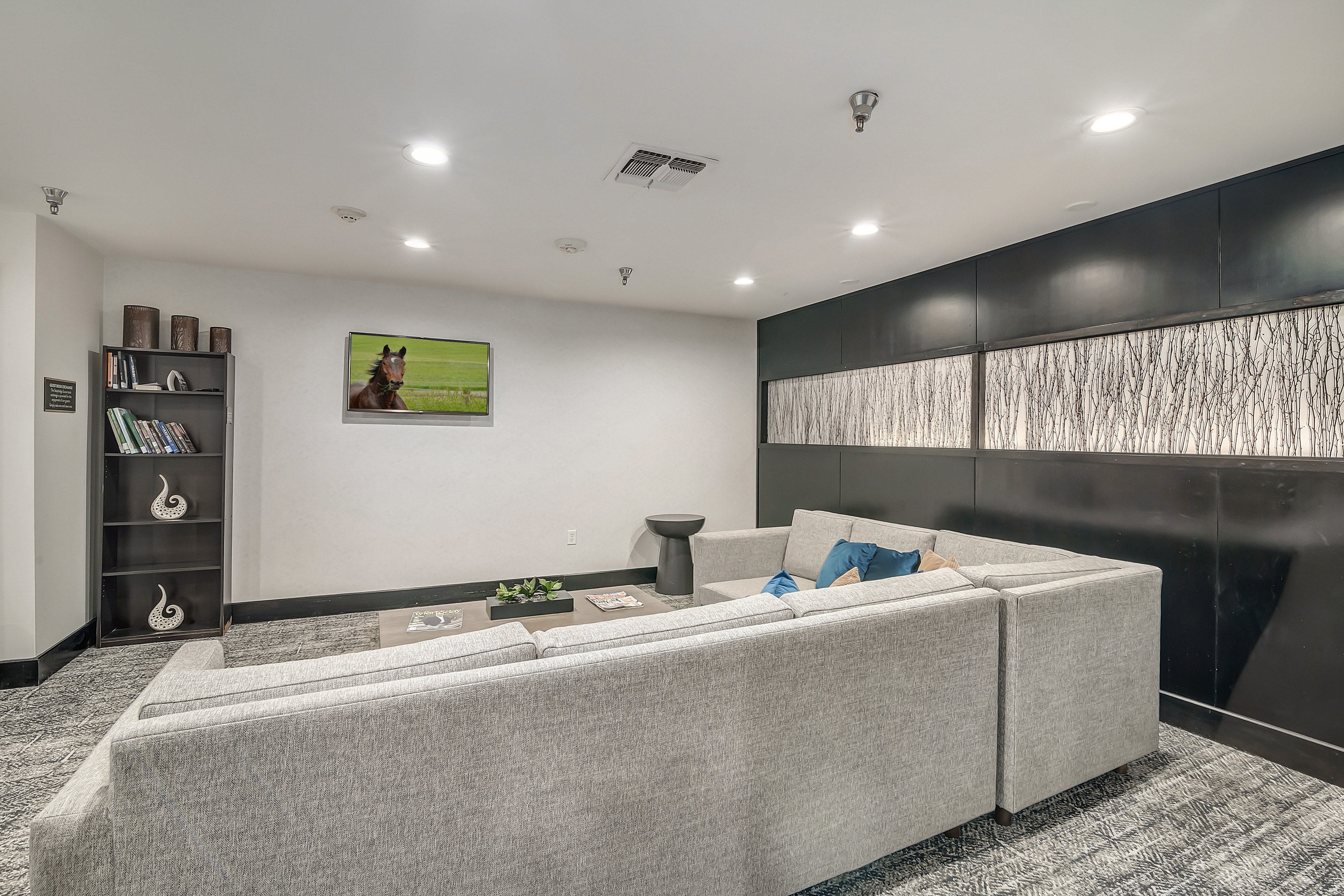 Staybridge Suites Tyler University Area 10/80