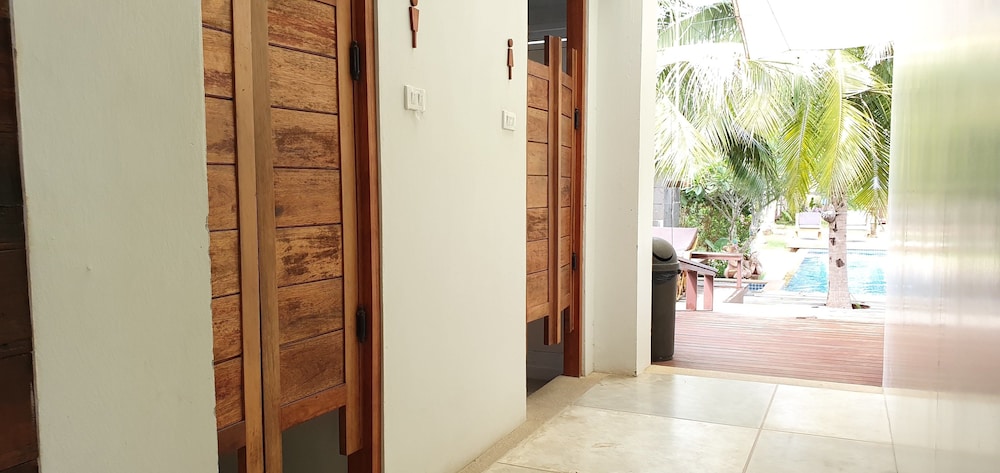 Isle Beach Resort 10/65