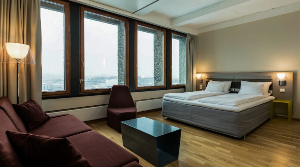 Quality Hotel 33 15/55