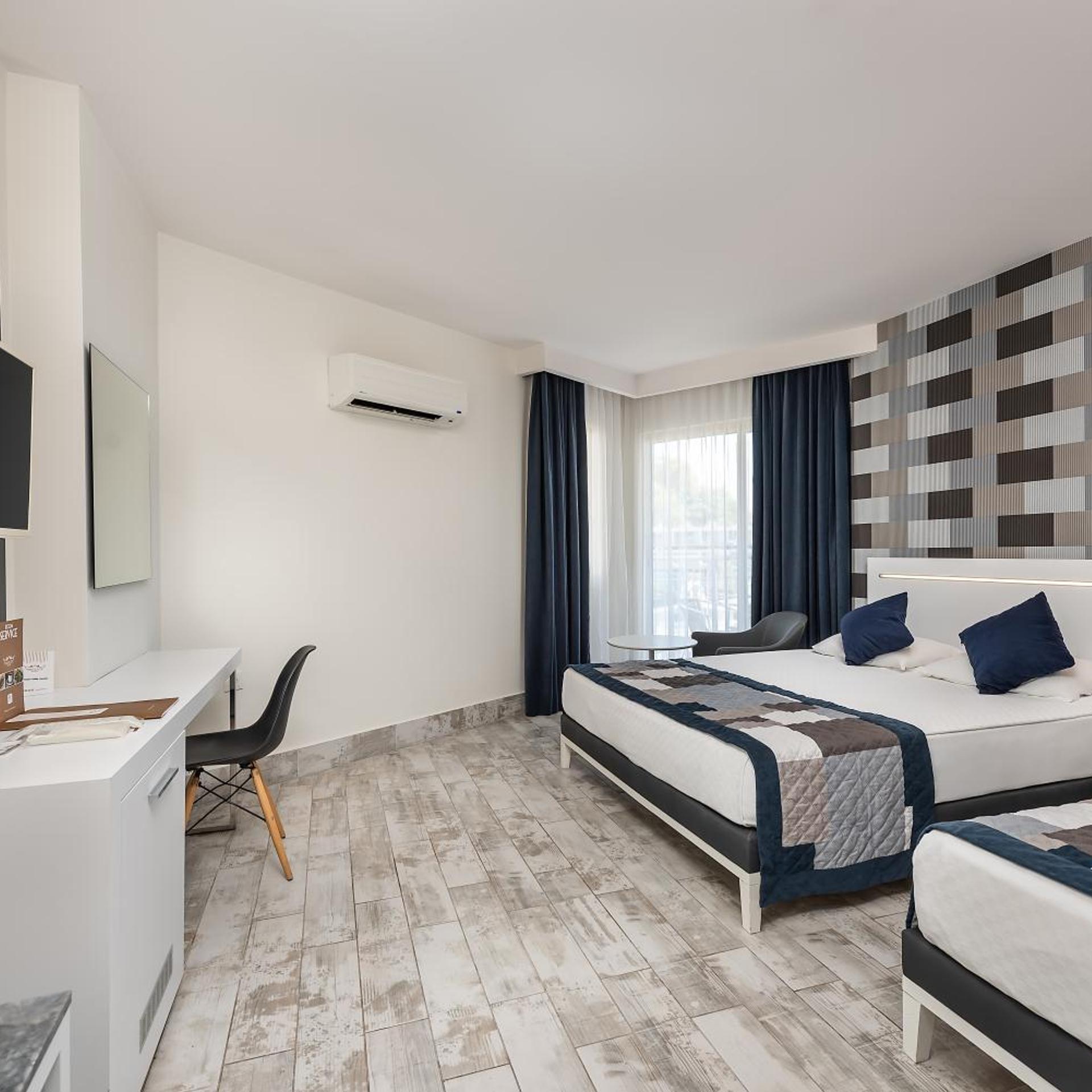 Standard, Double Bed, Land View