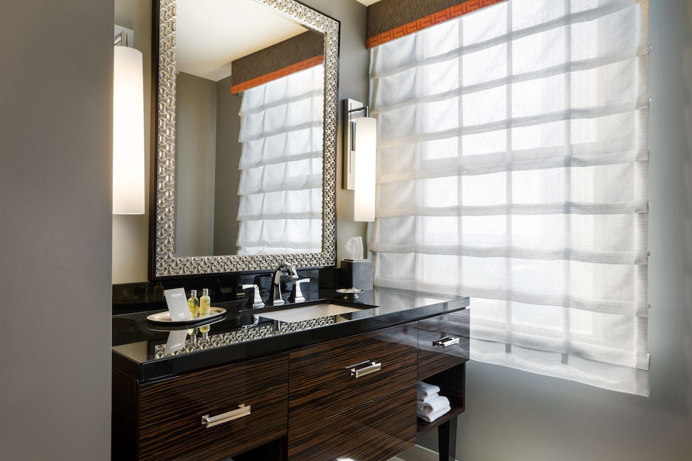 Colcord Hotel Oklahoma City, Curio Collection by Hilton 41/62