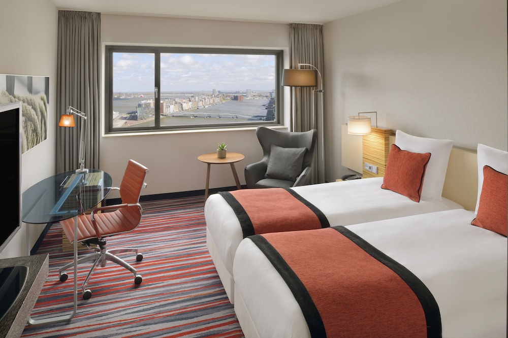 Movenpick Amsterdam City Centre 12/75