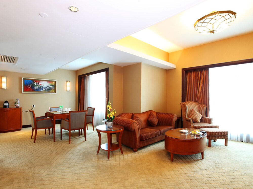 GRAND INTERNATIONAL HOTEL 26/46