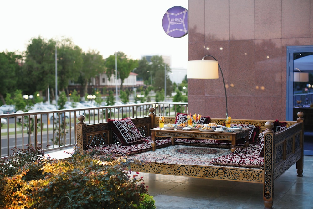 Hyatt Regency Tashkent 68/72