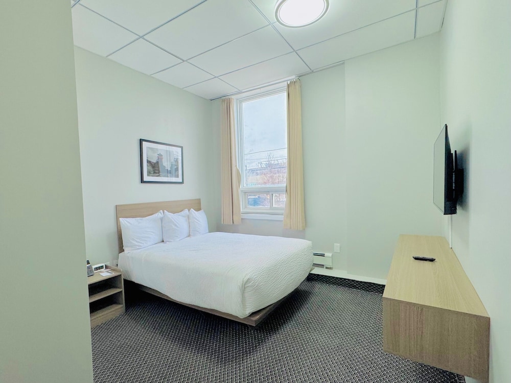 Ramada by Wyndham Kirkland Lake 18/48