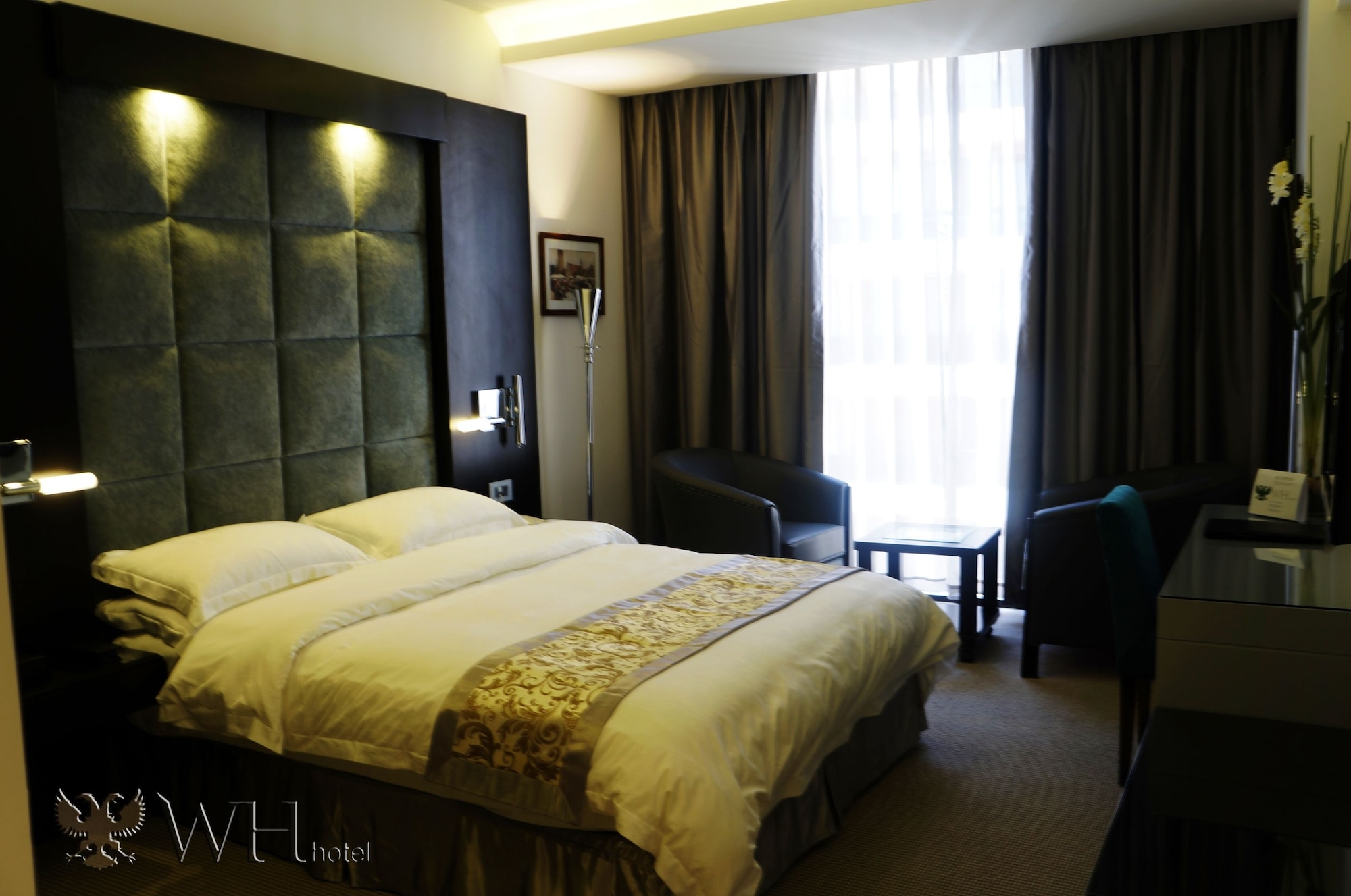 Deluxe King Room:, Wh Hotel 6/7