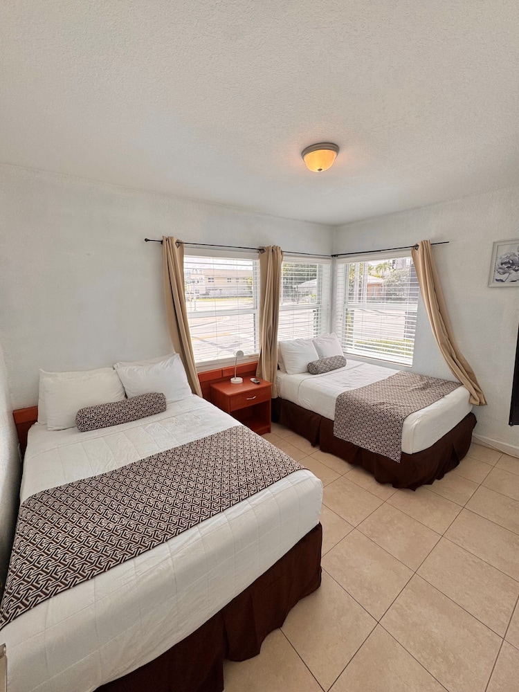 Coral Key Inn 26/71
