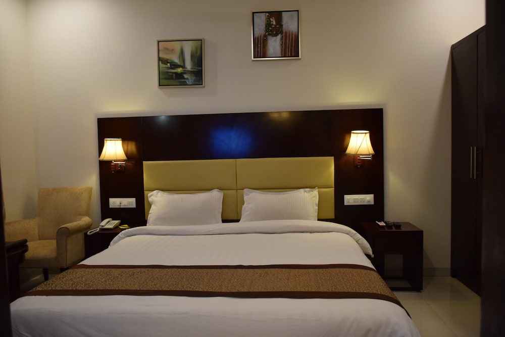 Hotel Sai Jashan 15/50