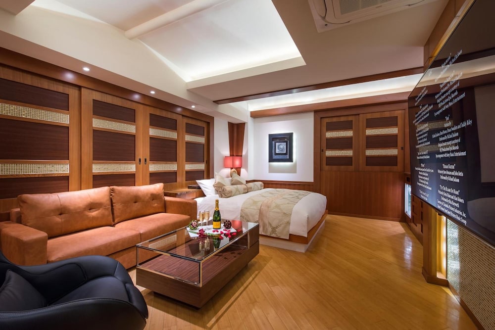 Hotel Dior 7 42/67