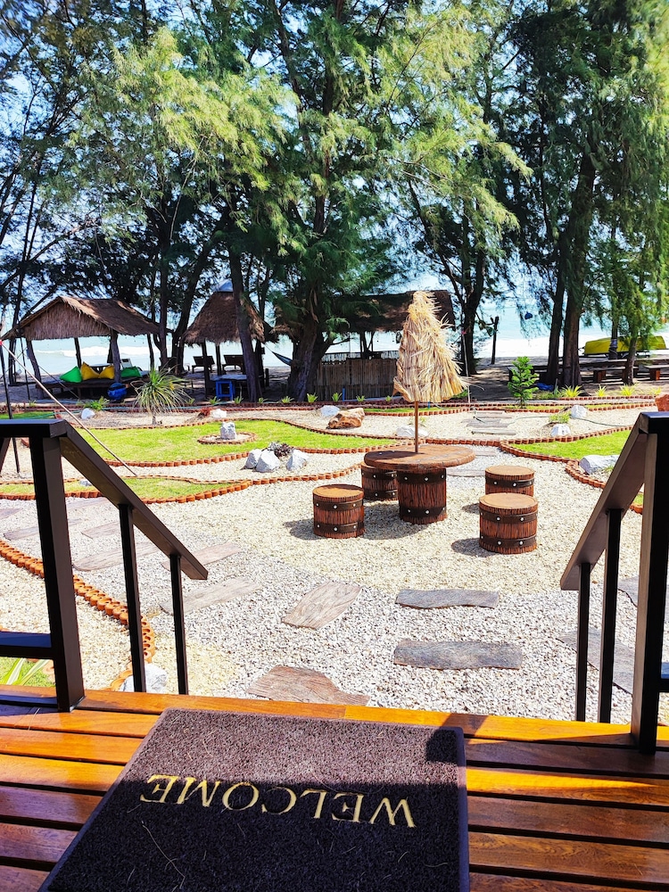 Mumsa Beach Resort & Restaurant 44/66