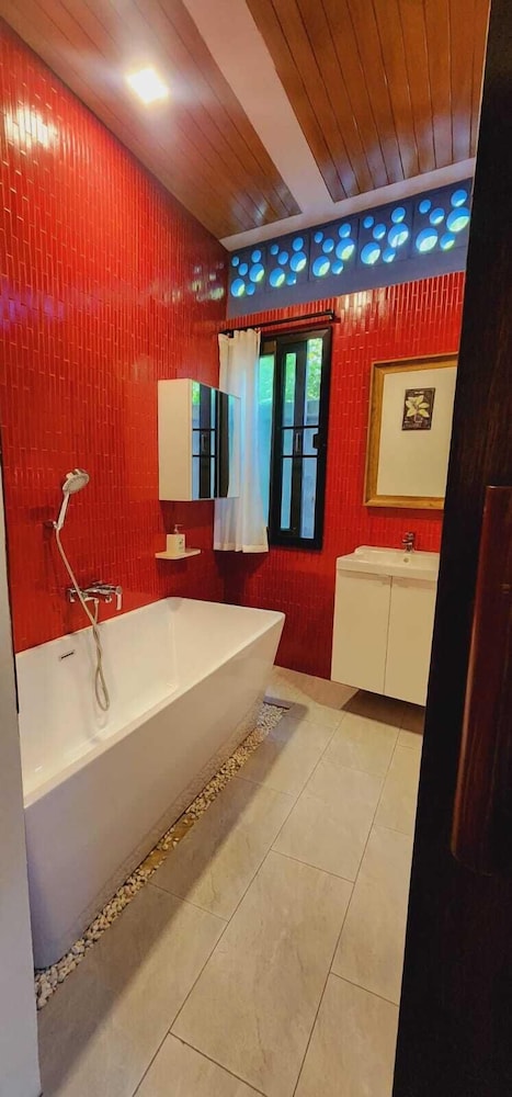 Cocoville Phuket 75/75