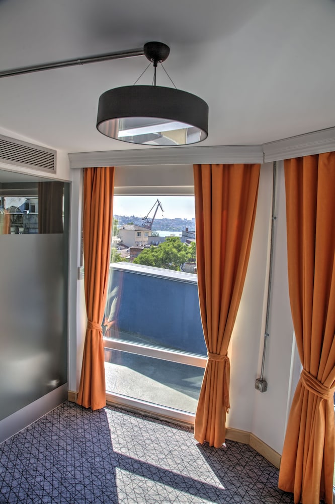 VAVIEN HOTEL 23/30