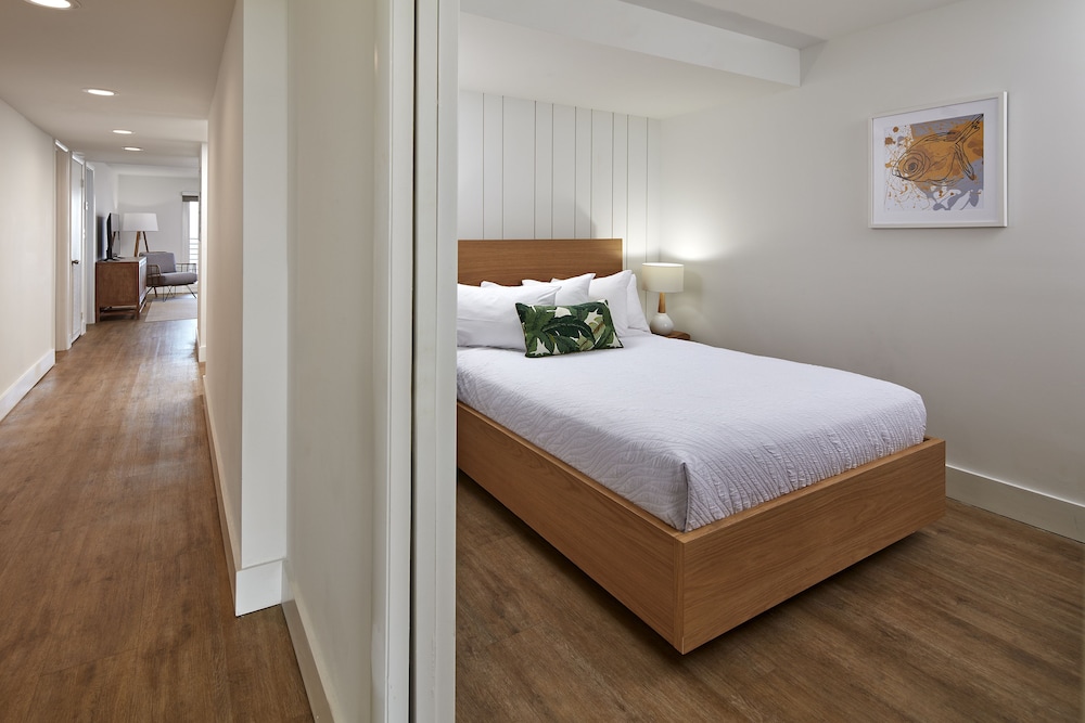 Hadley House Resort 10/64