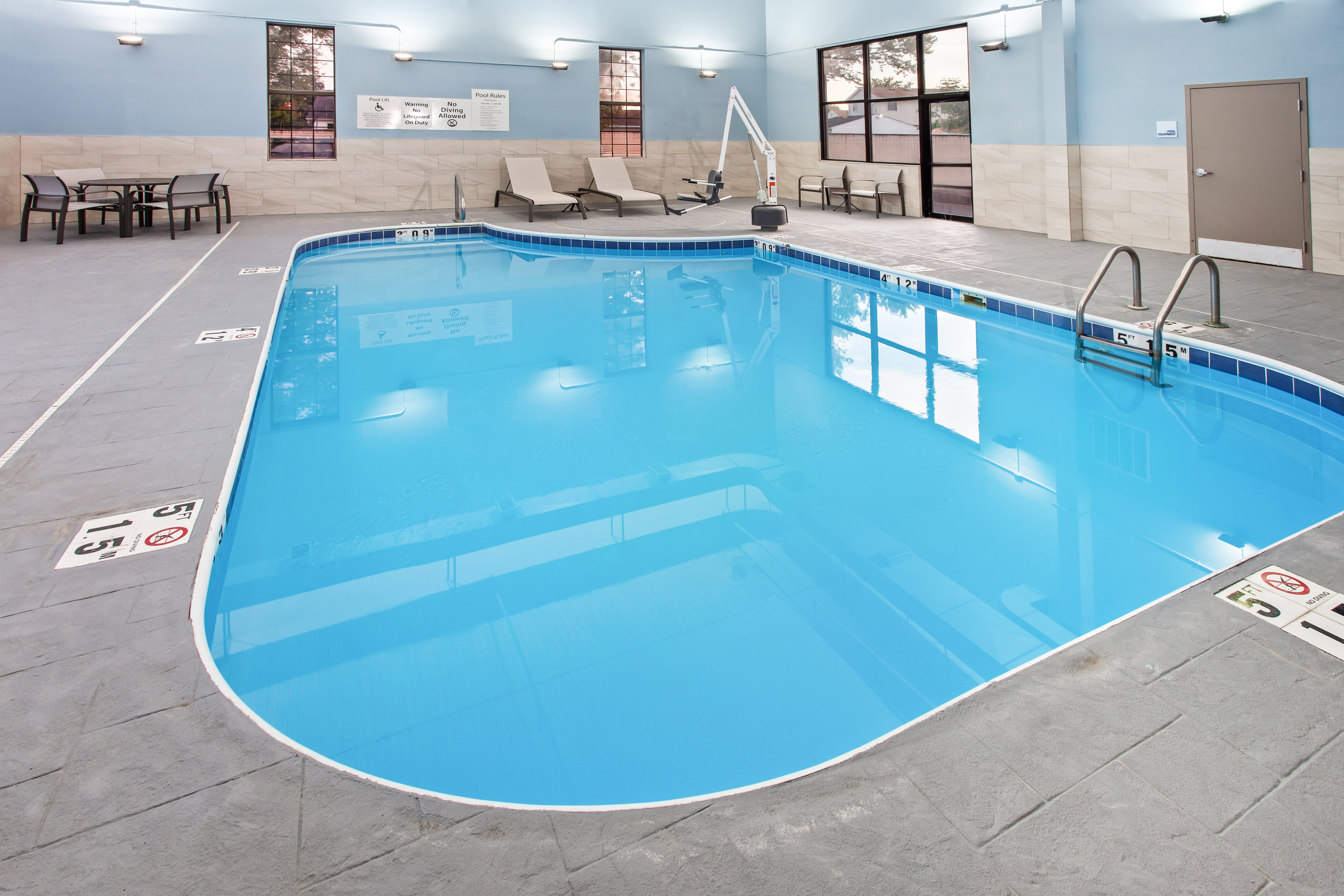 Holiday Inn Express Cleveland Airport Brookpark 28/50