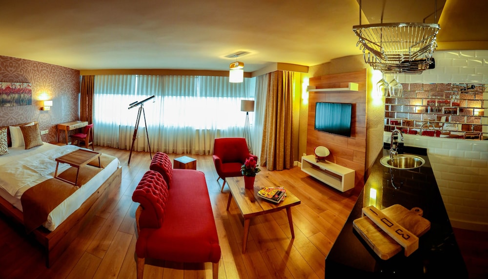 Melek Hotels Moda 38/62