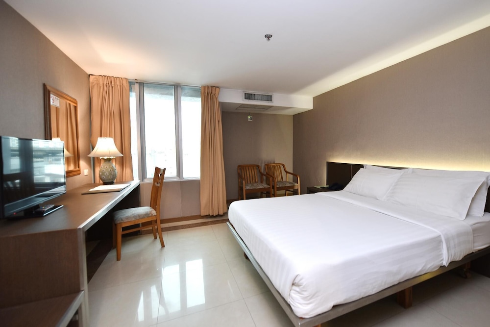 DELUXE, DOUBLE BED