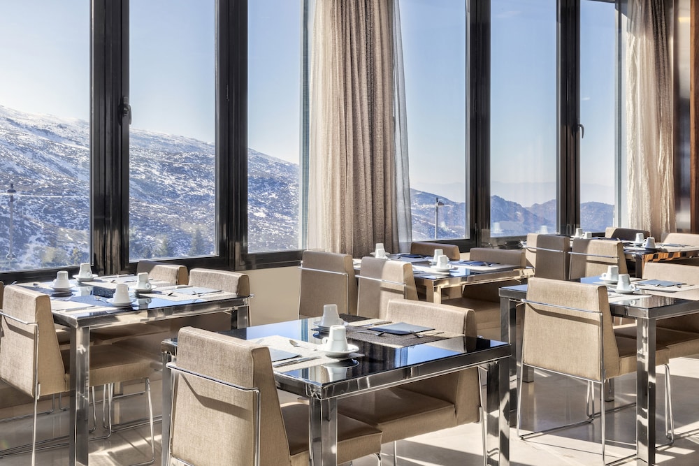 Melia Sol y Nieve 38/50