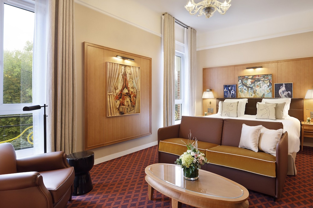 HOTEL BARRIERE LE WESTMINSTER 44/63