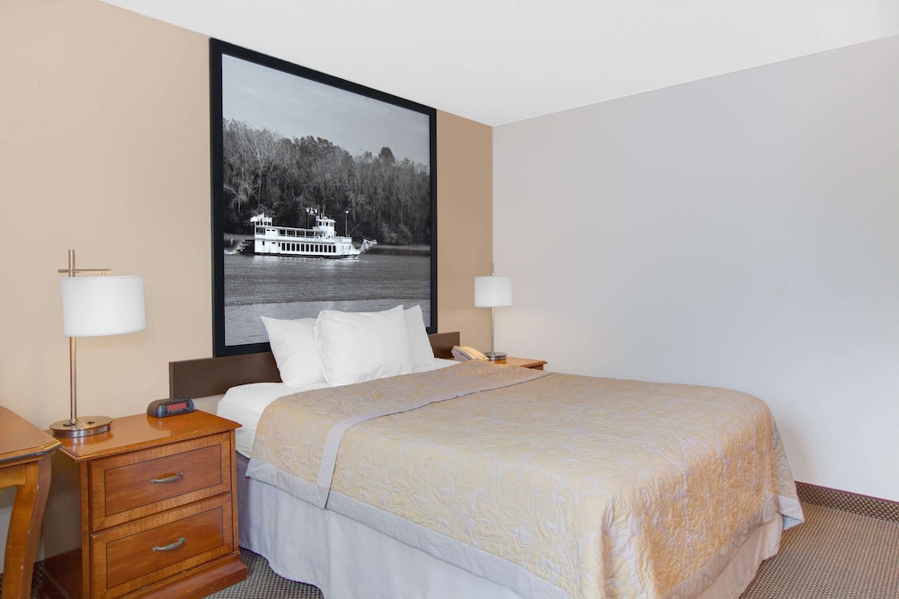 Super 8 by Wyndham Clear Lake 16/58